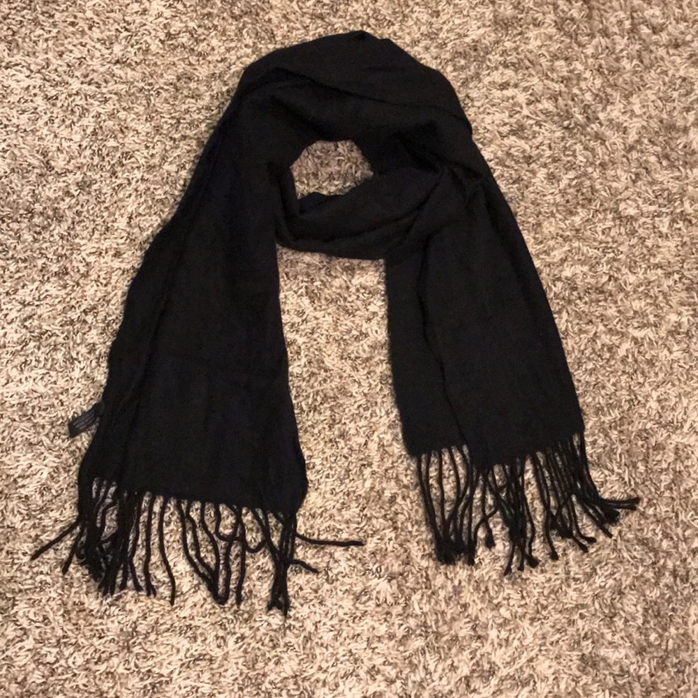 Enzo Mantovani cashmere scarf